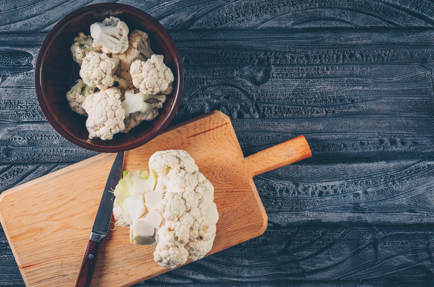 Pork Rind-Coated Cauliflower Wings: A Low-Carb Snacking Hit